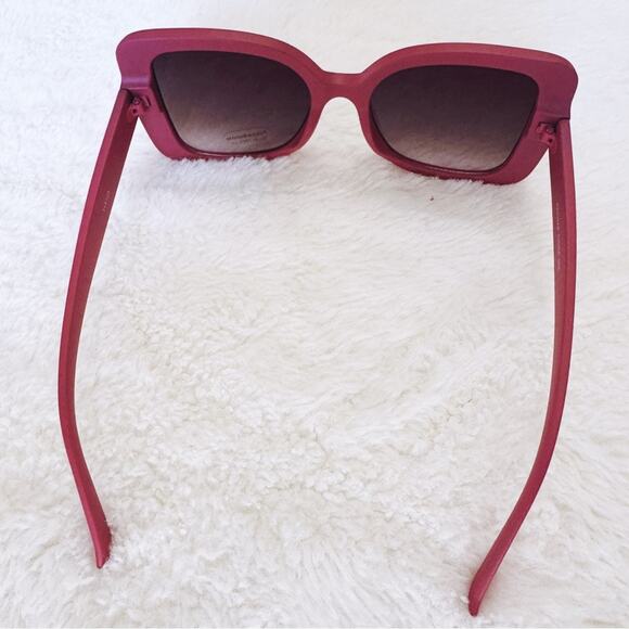 Eva Red Square-Framed Sunglasses - Picture 7 of 14